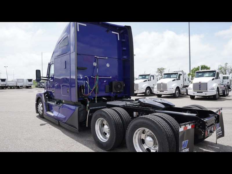 Buy 2024 Kenworth T680 Nrj375627 Trucks for sale In Fargo, Nd