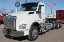 2025 KENWORTH T880  