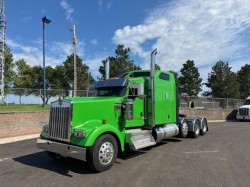 2022 KENWORTH W900L  