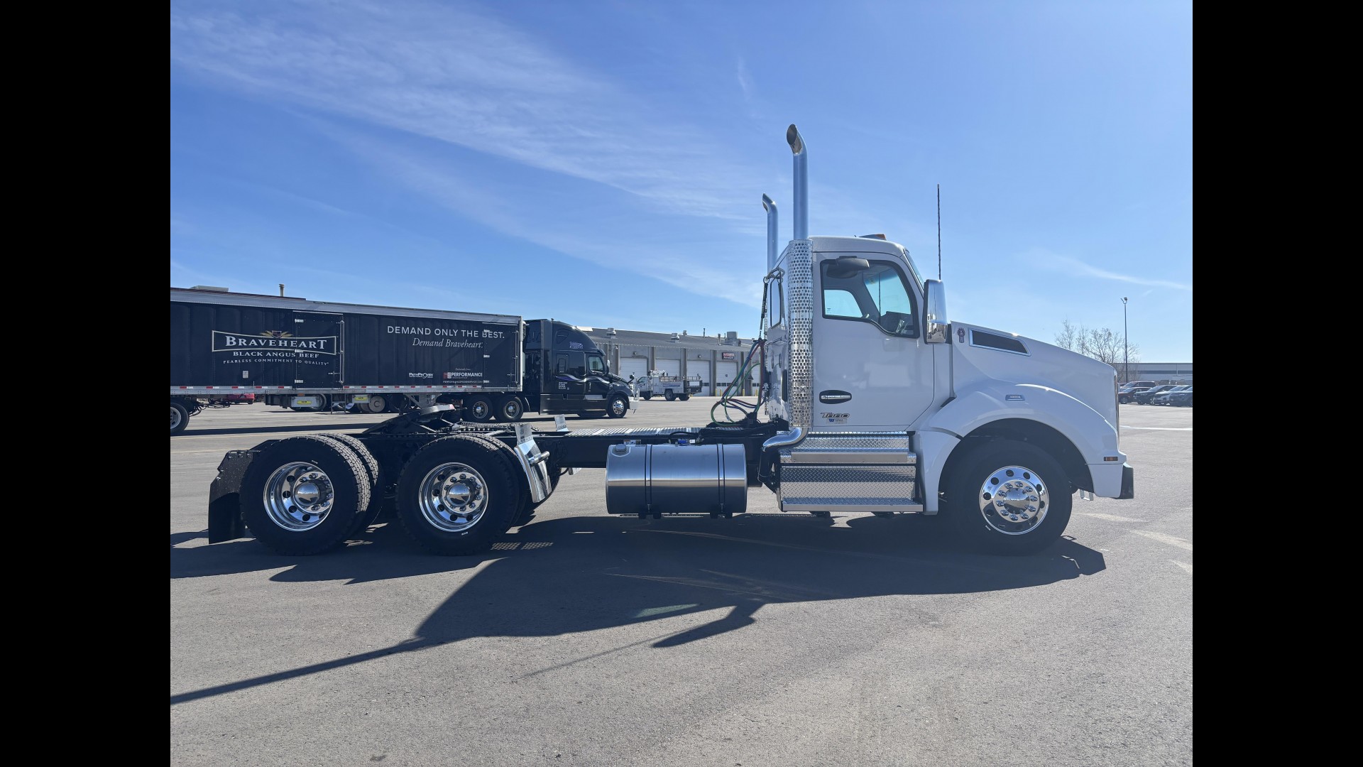 2026 Kenworth T880 - image 6