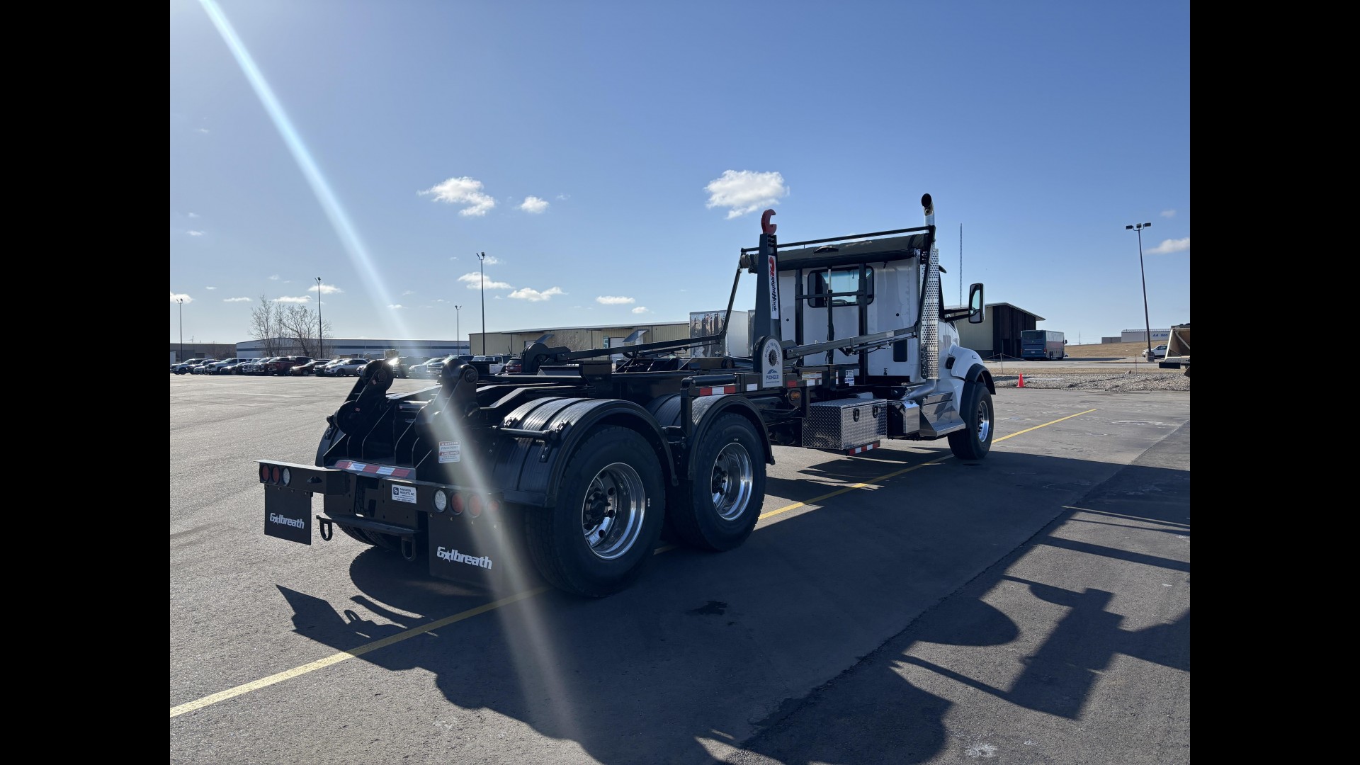 2026 Kenworth T880 - image 5