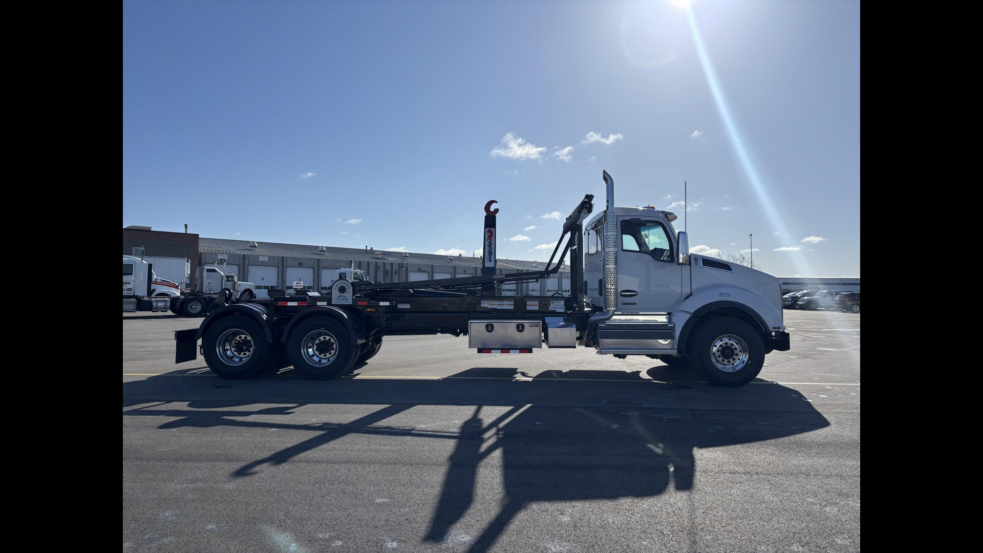 2026 Kenworth T880 - image 6