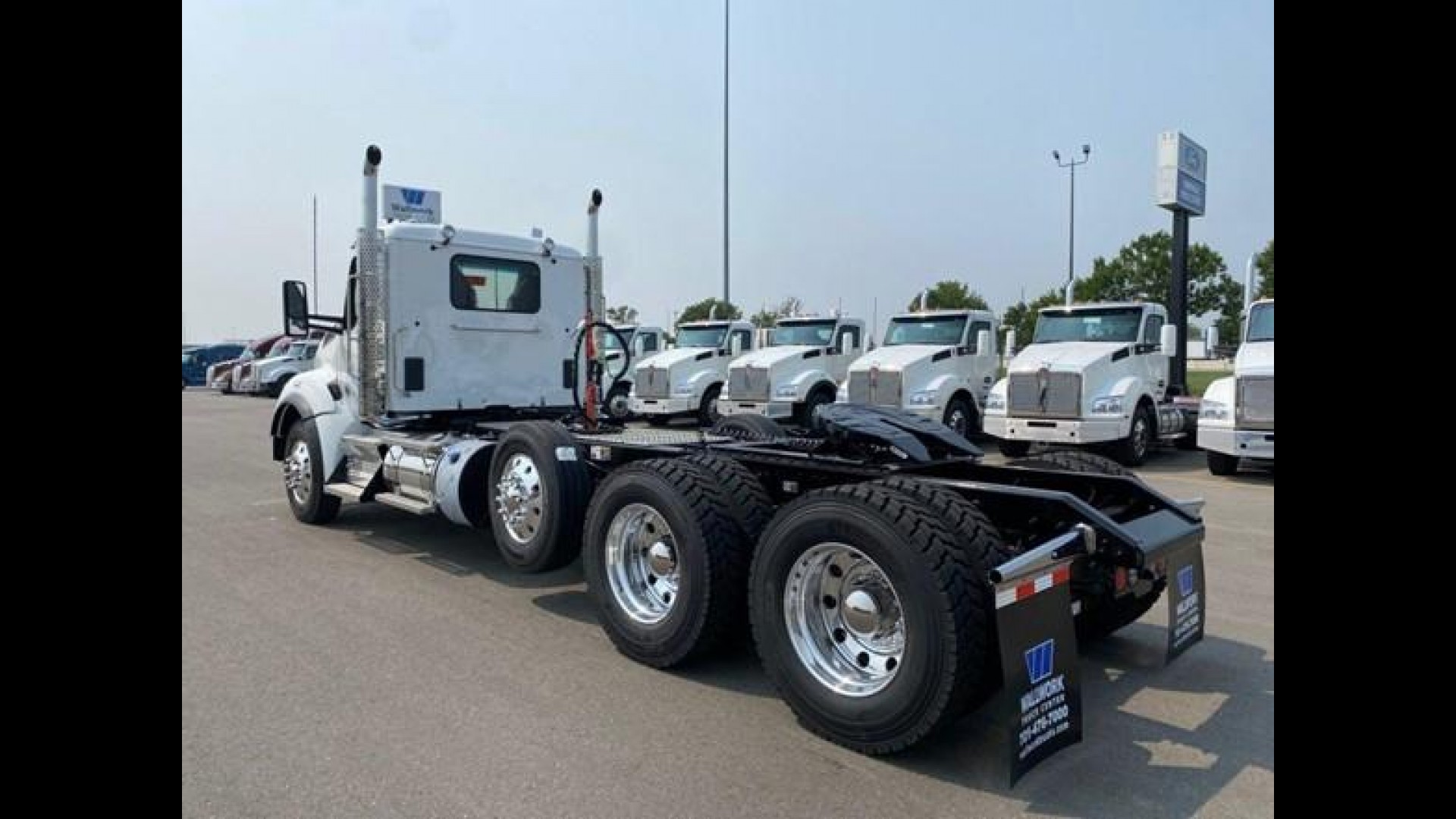 2026 Kenworth T880 - image 3