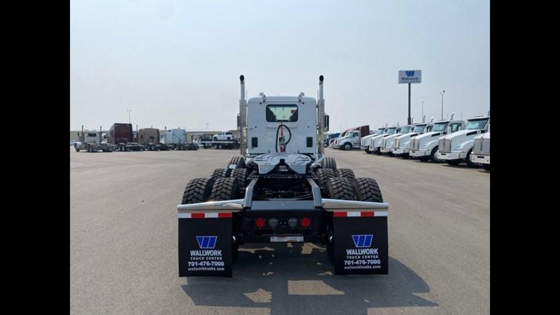 2026 Kenworth T880 - image 4