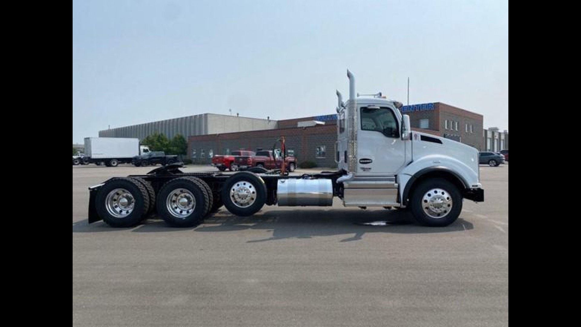 2026 Kenworth T880 - image 6