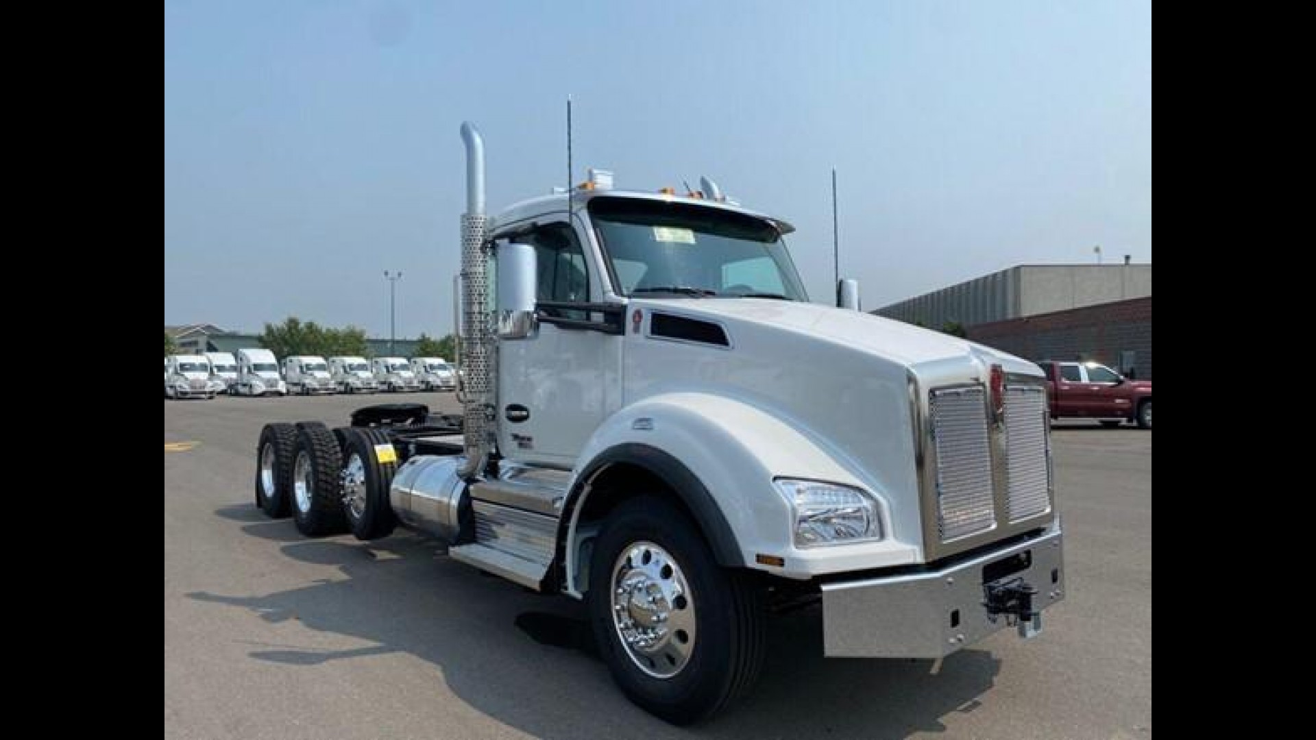 2026 Kenworth T880 - image 7