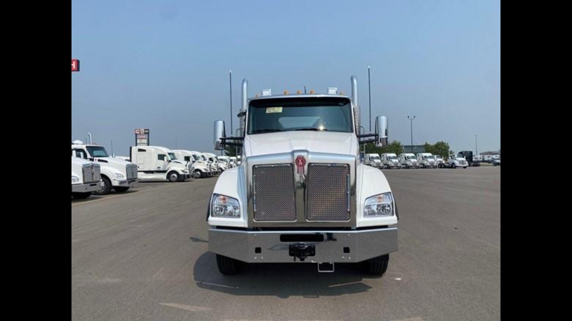 2026 Kenworth T880 - image 8