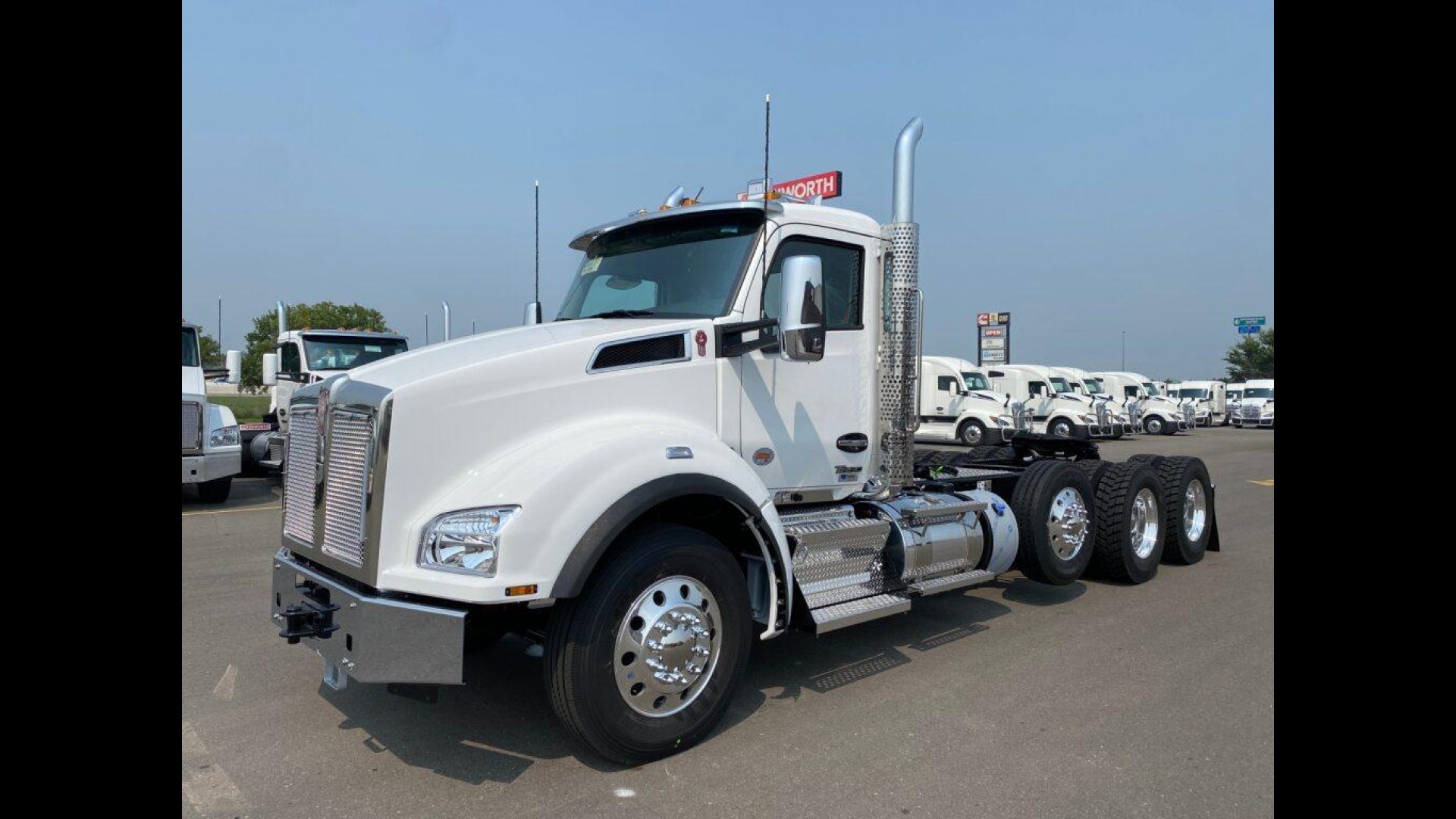2026 Kenworth T880 in Fargo