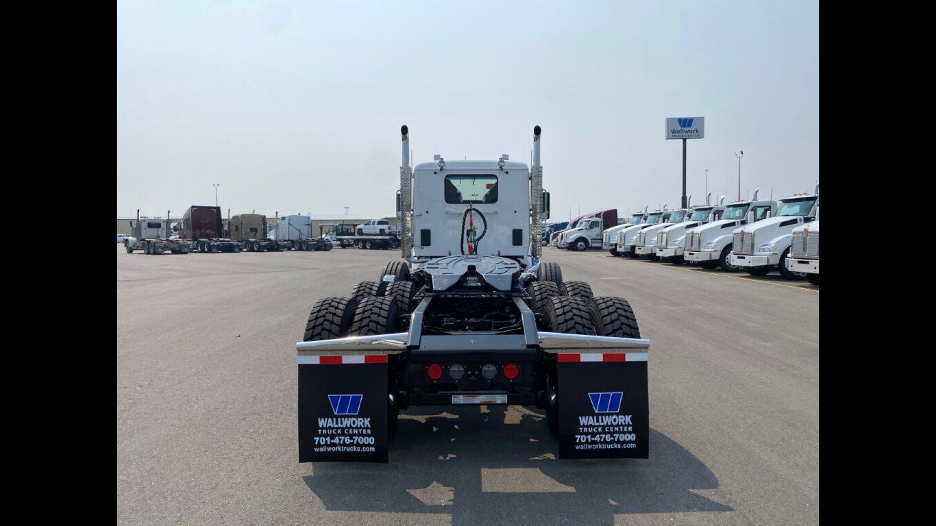 2026 Kenworth T880 - image 4