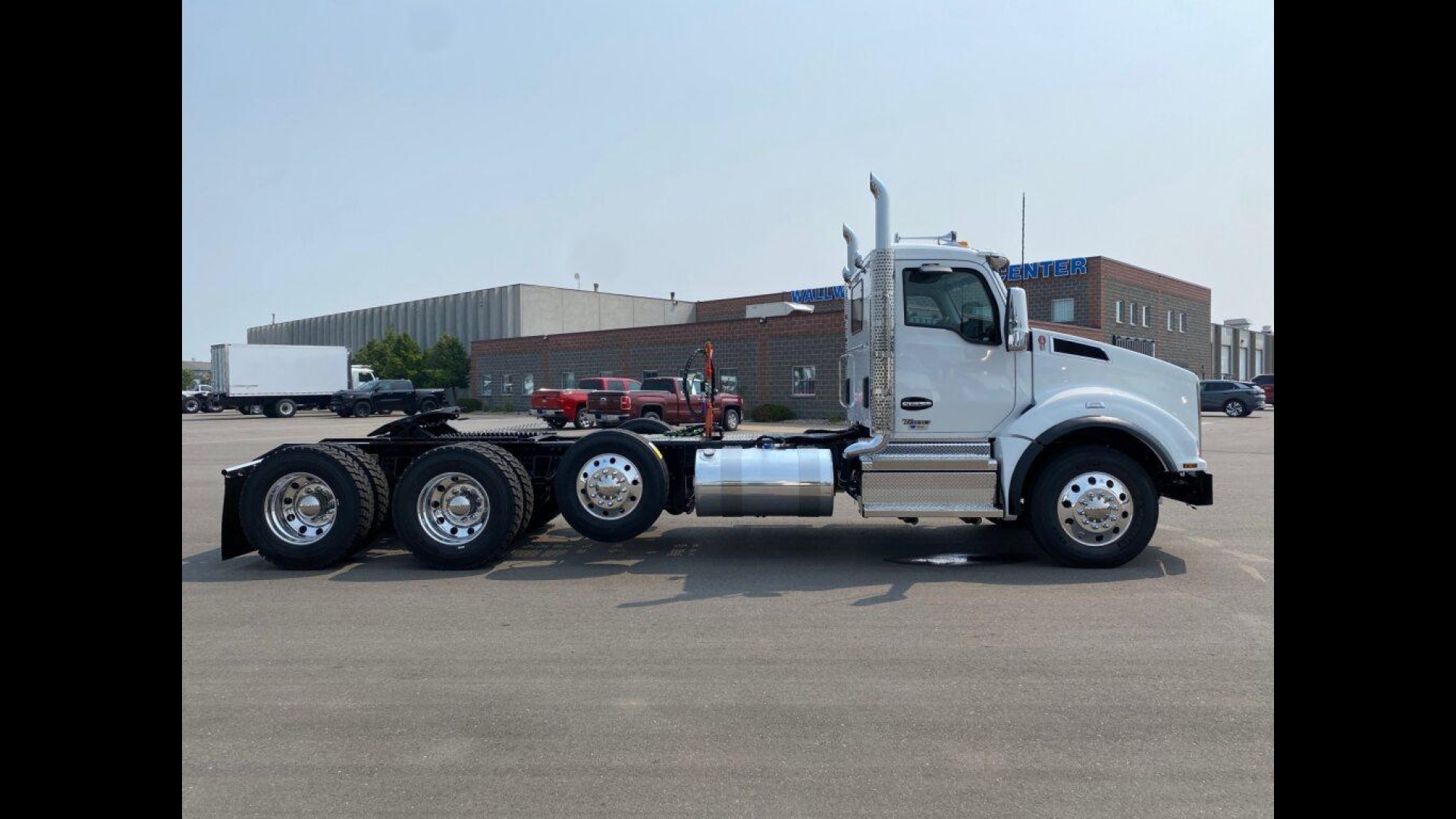 2026 Kenworth T880 - image 6