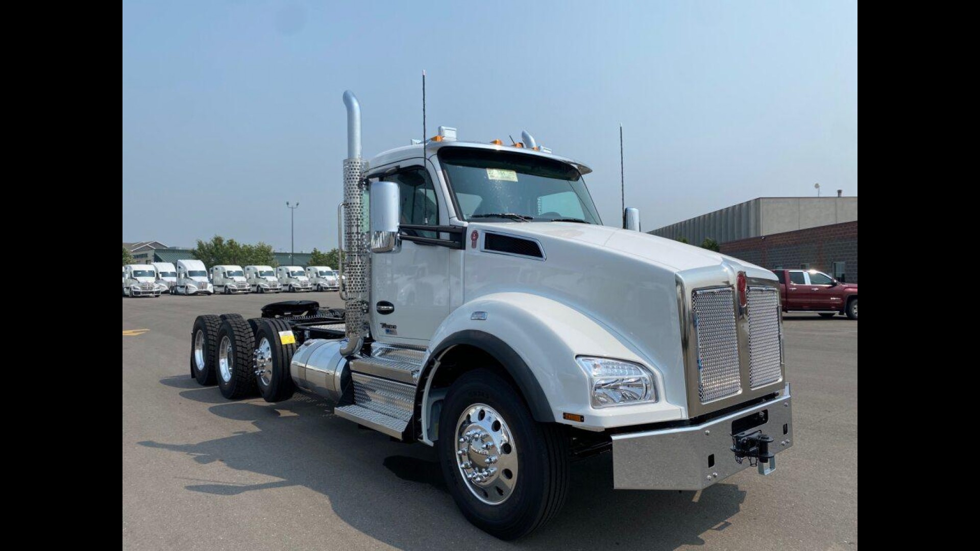 2026 Kenworth T880 - image 7