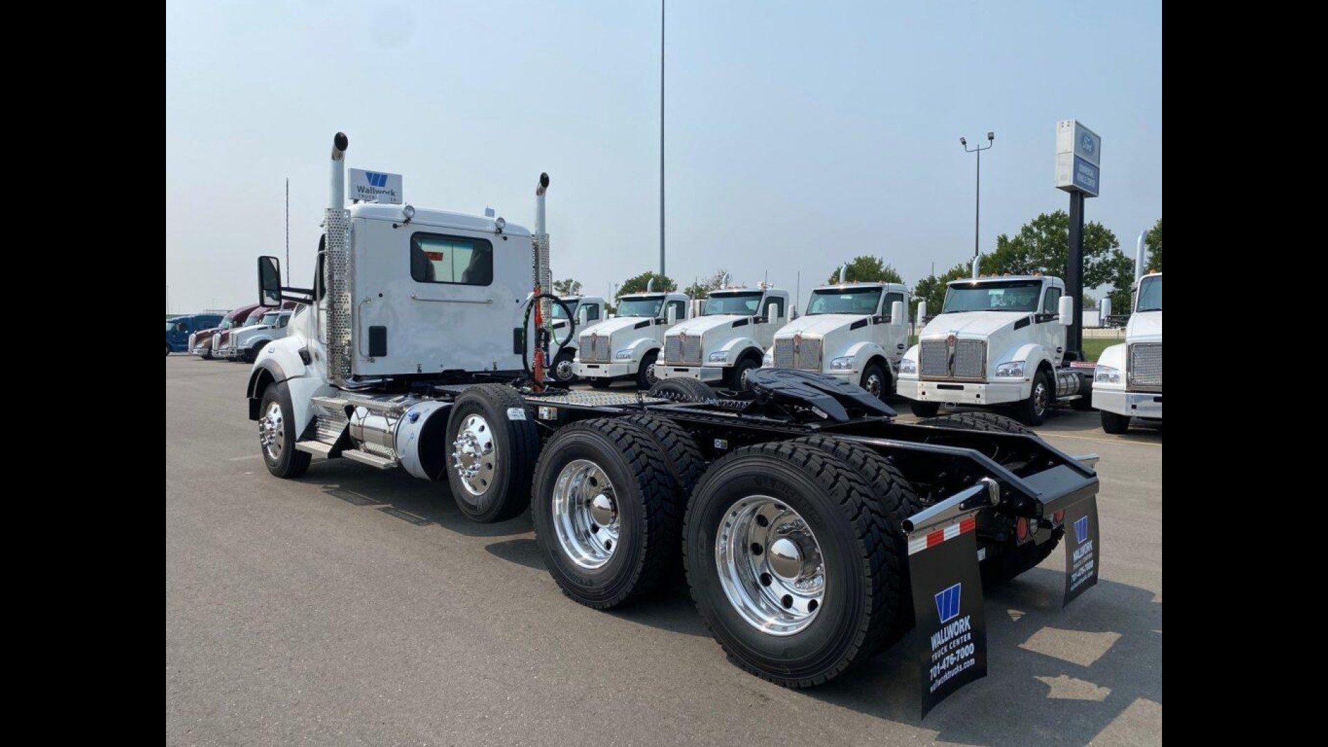 2026 Kenworth T880 - image 3
