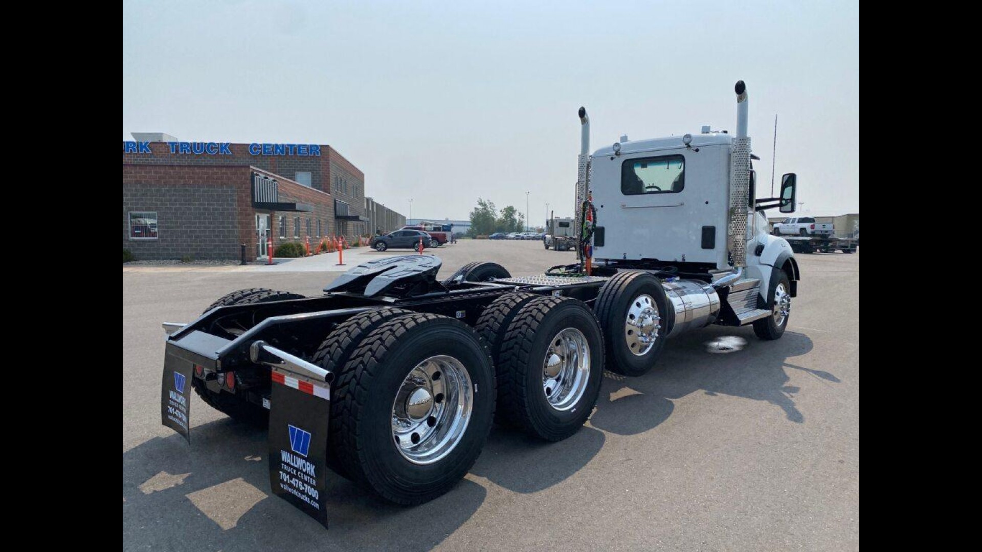 2026 Kenworth T880 - image 5