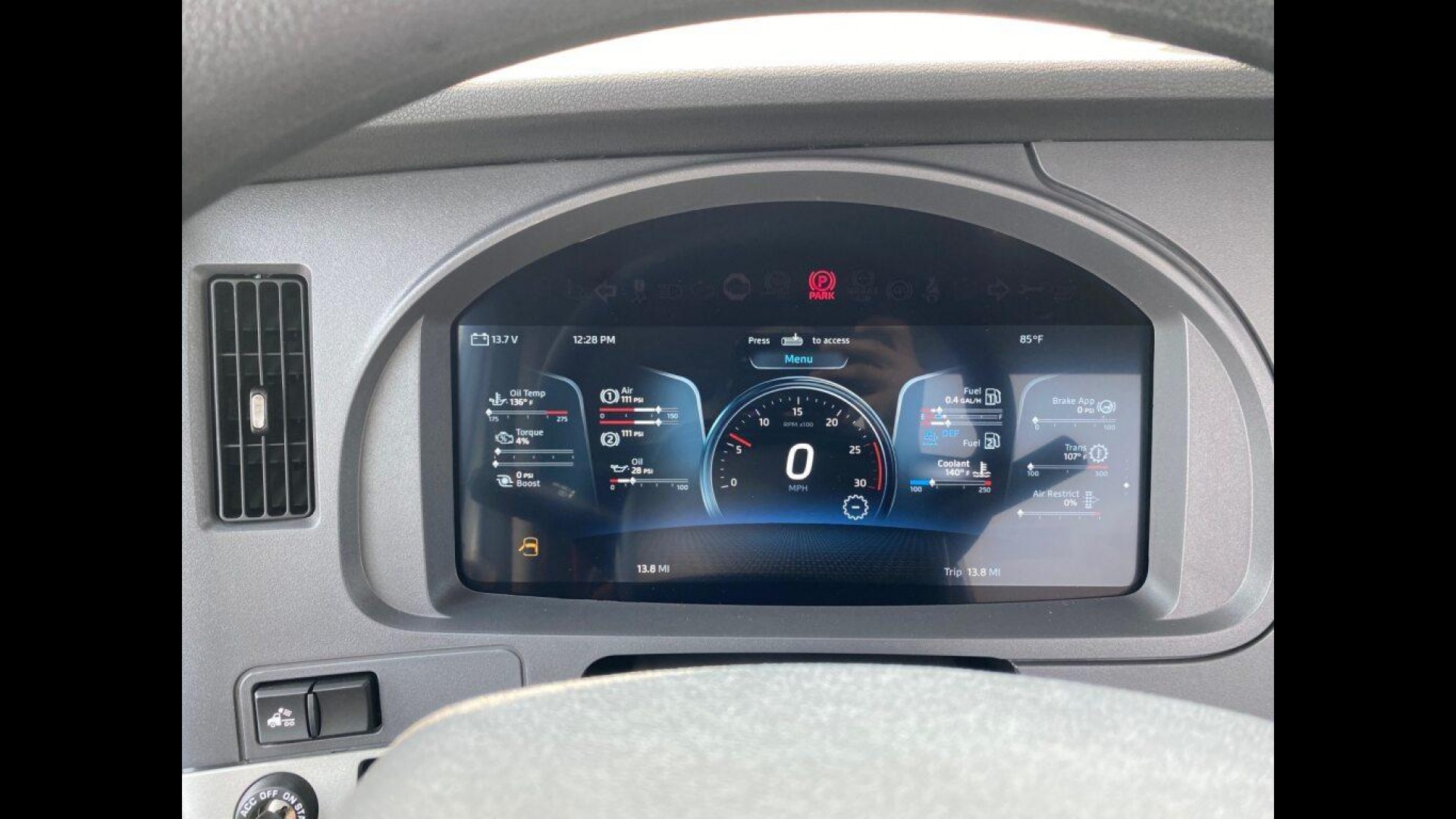 2026 Kenworth T880 - image 10