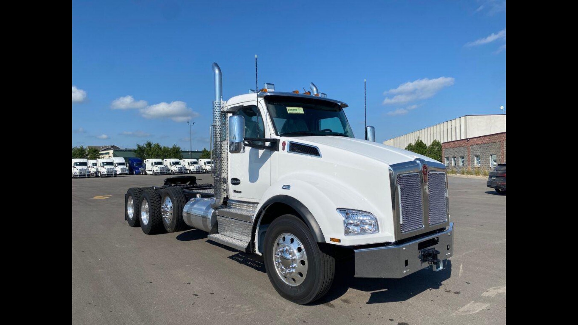 2026 Kenworth T880 - image 7