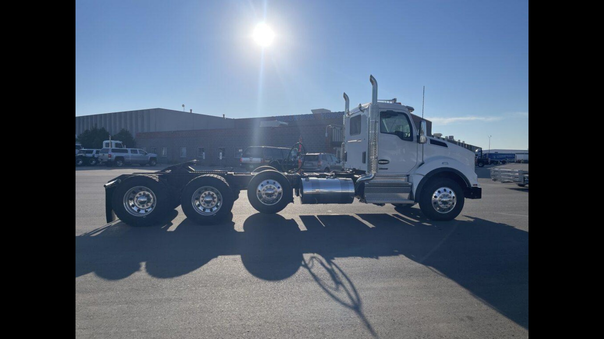 2026 Kenworth T880 - image 6