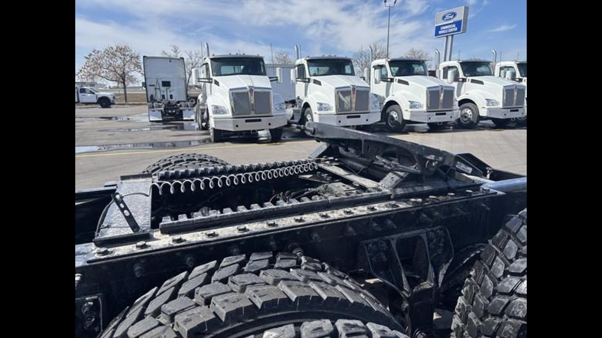 2026 Kenworth T880 - image 11