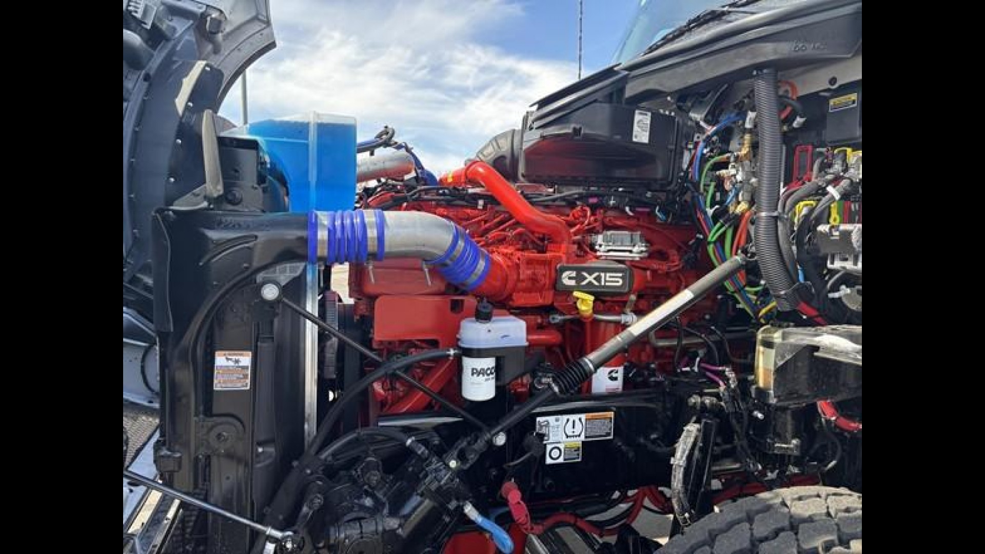 2026 Kenworth T880 - image 9