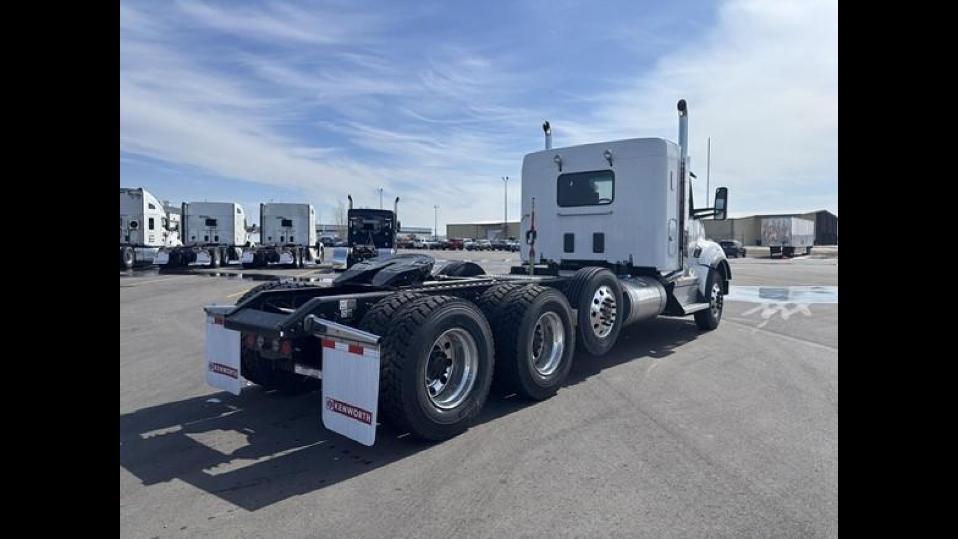 2026 Kenworth T880 - image 5