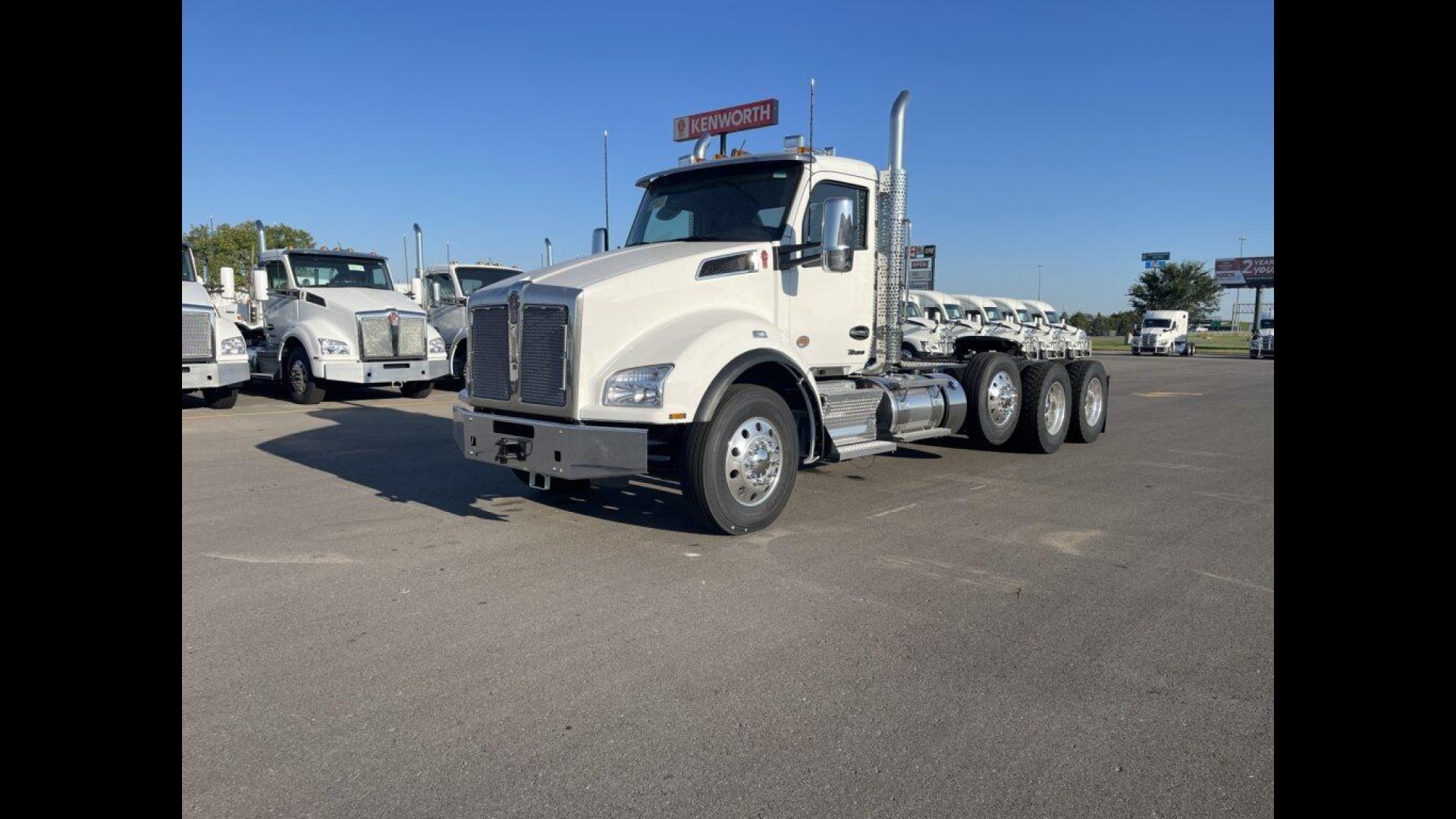 2026 Kenworth T880 - image 1