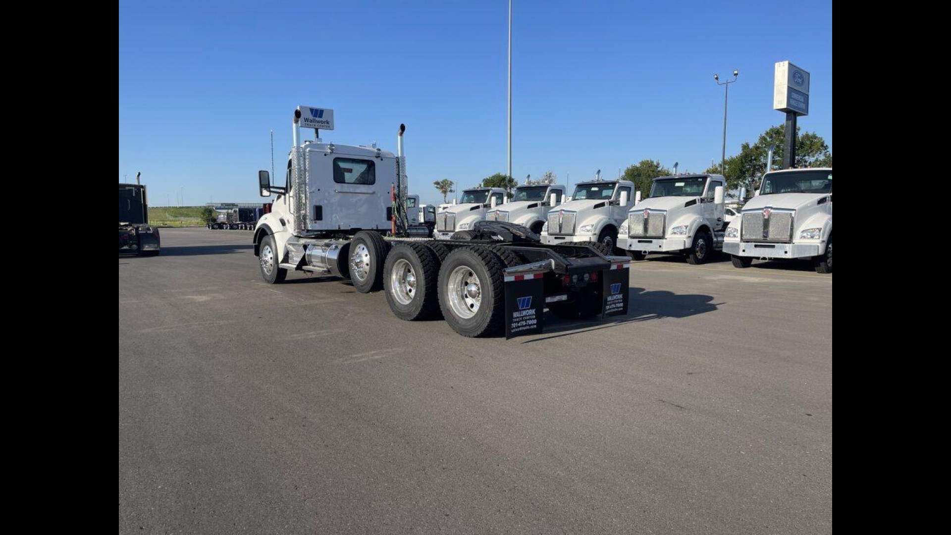 2026 Kenworth T880 - image 3