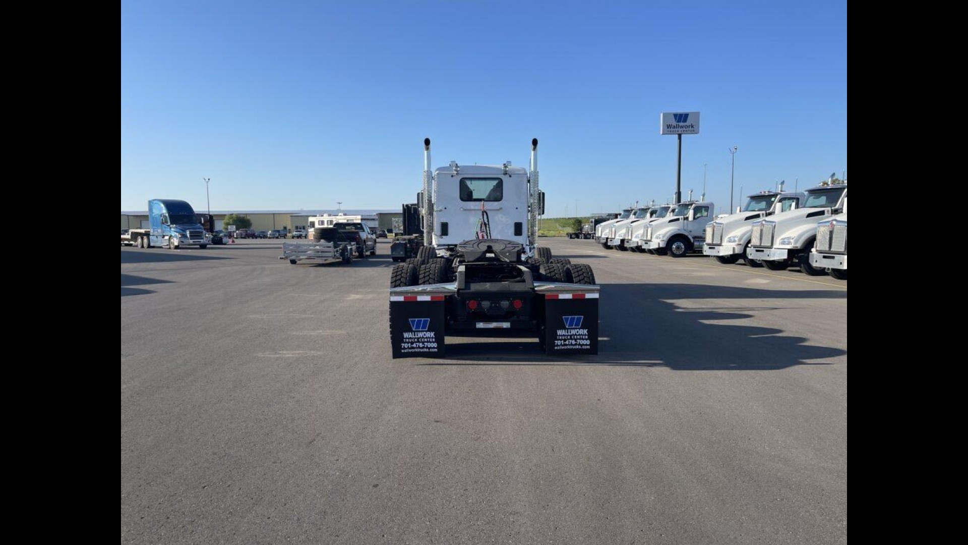 2026 Kenworth T880 - image 4