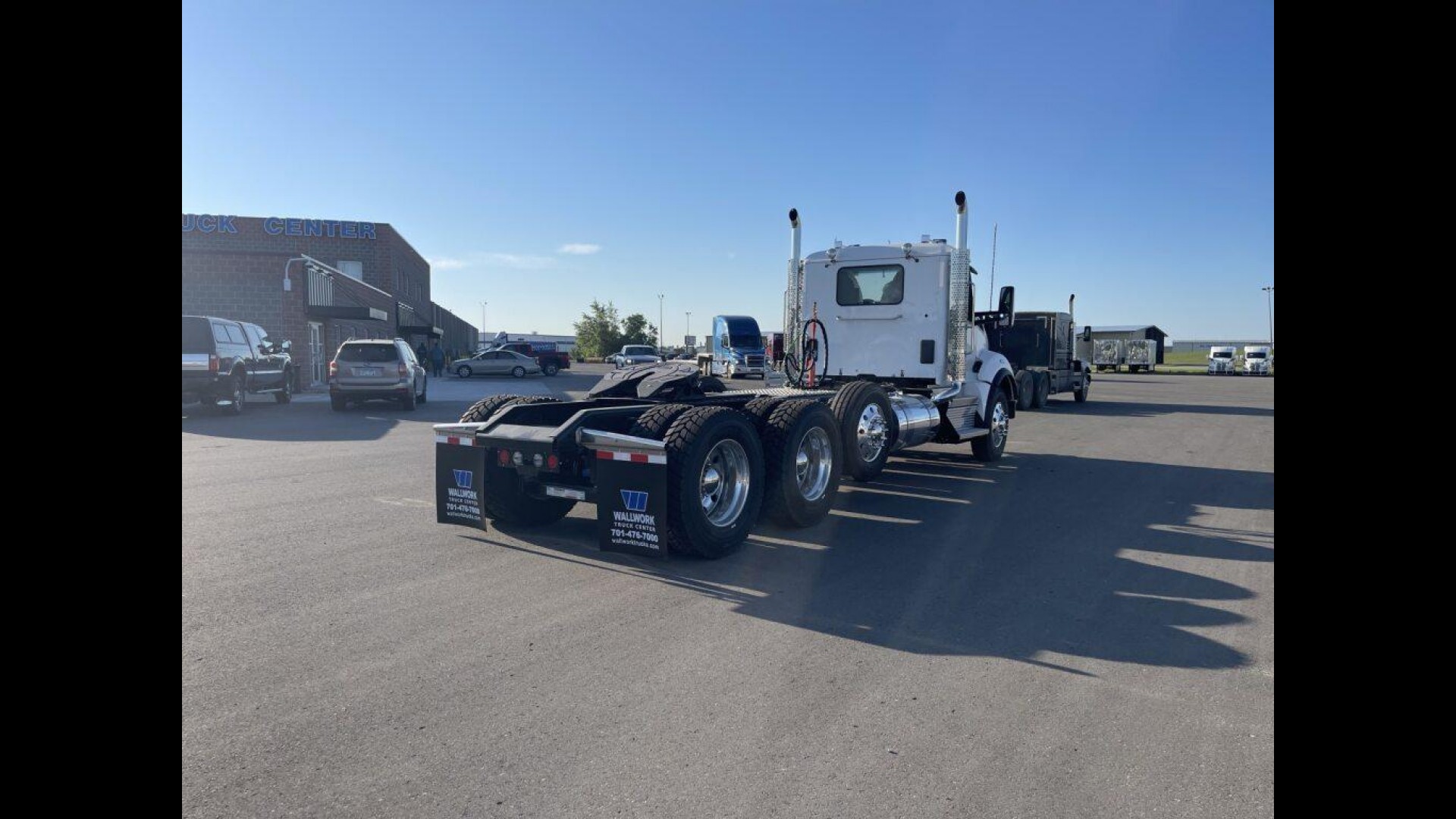 2026 Kenworth T880 - image 5