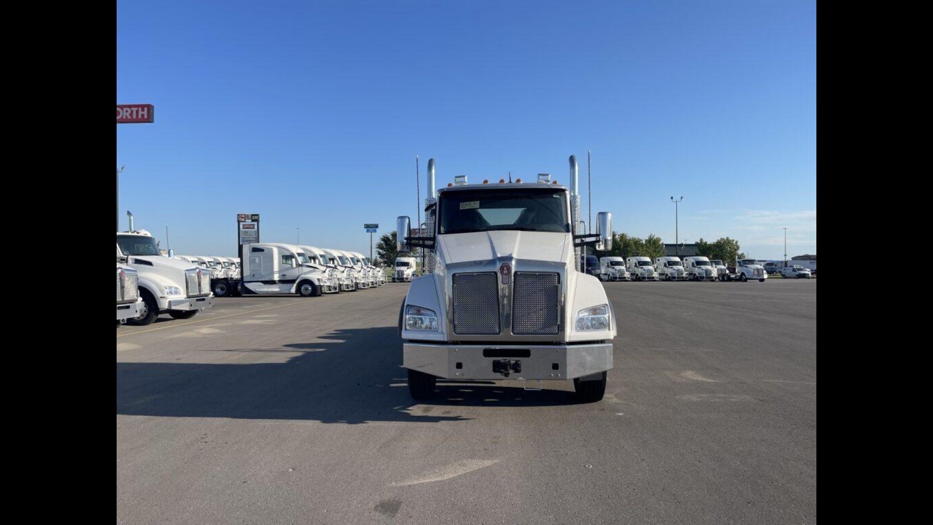 2026 Kenworth T880 - image 8