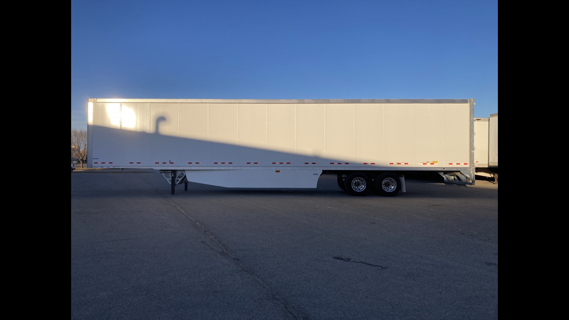 2027 Vanguard in Fargo, ND — photo 2