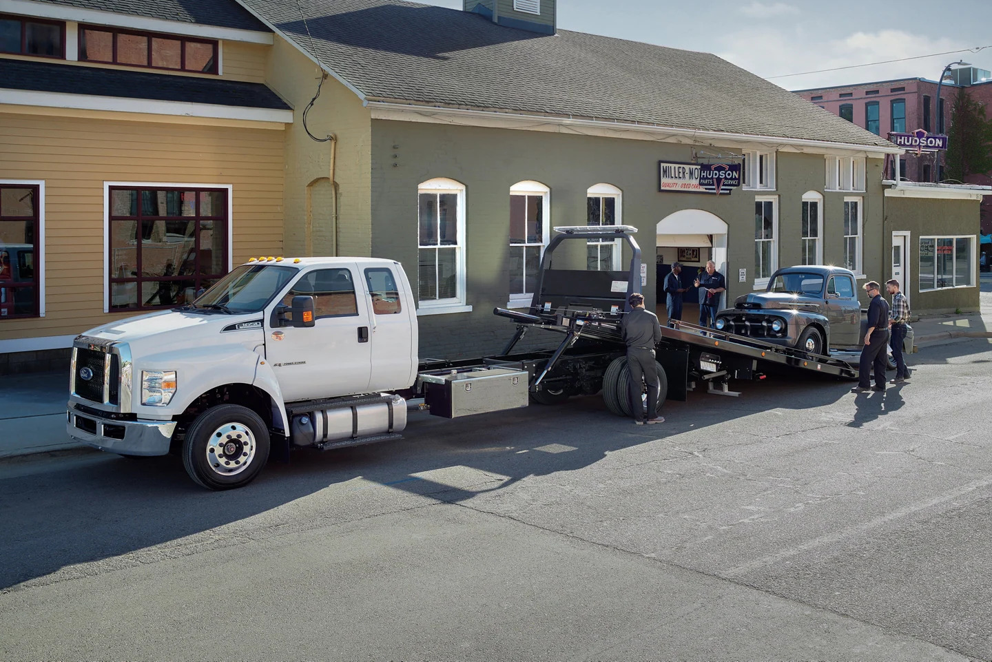 Ford F-650 SD Gas Pro Loader