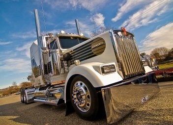 Kenworth W900